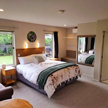 Blue Ridge Studios And Bed & Breakfast-3